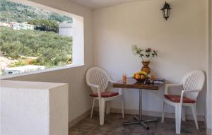 Two-Bedroom Apartment Makarska With Sea View 02