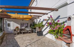 Beautiful Apartment In Vrbnik With Kitchen 