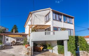 Cozy Apartment In Vrbnik With Wifi