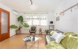 Beautiful Apartment In Vrbnik With Kitchen 