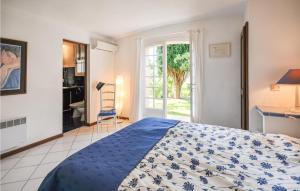 Maisons de vacances Beautiful Home In Gonfaron : photos des chambres