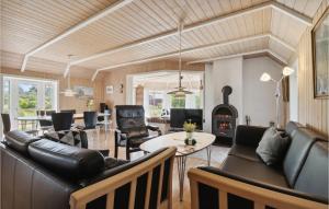 4 Bedroom Gorgeous Home In Rømø