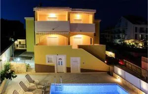 Nice Apartment In Zecevo Rogoznicko - Zečevo