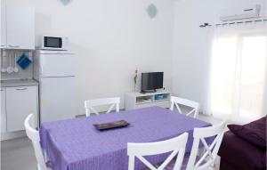 Lovely Apartment In Zecevo Rogoznicko With Wifi 