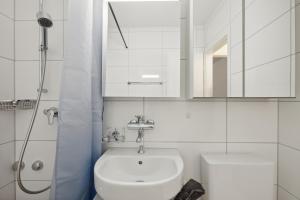 Pearlstay - City Center Workplace Balcony Washer