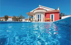 Four-Bedroom Holiday Home In Cista Velika - Lađevci