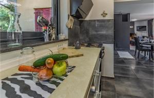 Cozy Apartment In Pula With Wifi