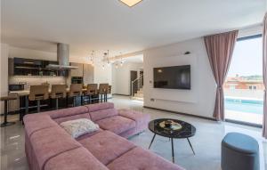 Gorgeous Home In Rovinjsko Selo 