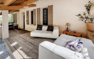 Gorgeous Home In Saint Cyr Sur Mer