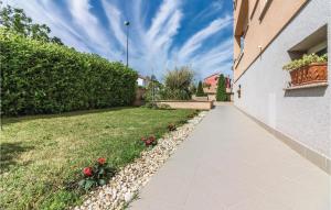 2 Bedroom Amazing Apartment In Pula