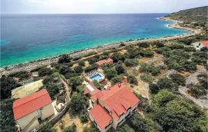 维拉里纳四号度假屋 - 小德尔韦尼克岛