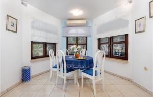 2 Bedroom Lovely Apartment In Zidarici