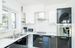 Lovely Apartment In Cilipi With Wifi