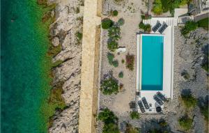 Six-Bedroom Holiday Home In Primosten