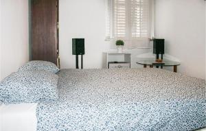 2 Bedroom Nice Apartment In Dubrovnik