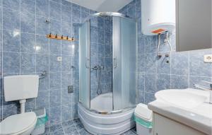 Cozy Apartment In Kornic With Wifi