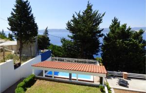 Nice Apartment In Mimice With Wifi