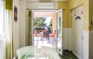 Nice Apartment In Mimice With Wifi