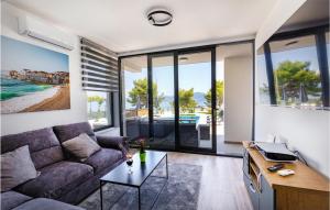 Amazing Home In Drace With Sauna 
