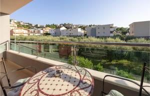 2 Bedroom Awesome Apartment In Podstrana 