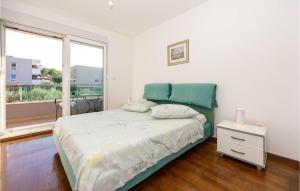 2 Bedroom Awesome Apartment In Podstrana 