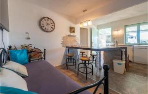 Awesome Home In Nevidane With Wifi