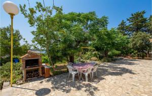 3 Bedroom Nice Home In Barbat Na Rabu 