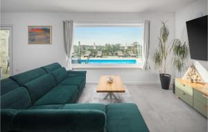 Pet Friendly Home In Babici