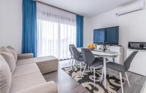 Amazing Apartment In Biograd Na Moru 