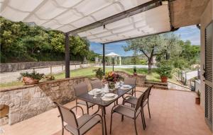 Lovely Home In Amelia With Kitchen