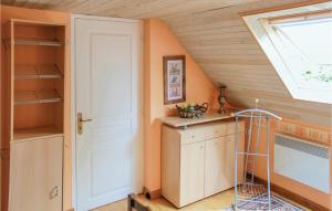 Maisons de vacances 2 Bedroom Cozy Home In Douarnenez : Maison de Vacances 2 Chambres