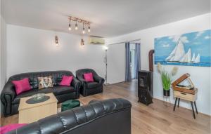 Amazing Home In Karlobag With Wifi