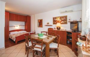 Beautiful Apartment In Lovran With Wifi