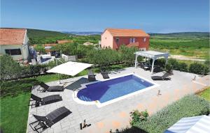 5 Bedroom Amazing Home In Debeljak 