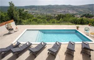 Gorgeous Home In Srinjine With Kitchen