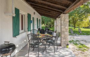 Amazing Home In Kanfanar With Kitchen 