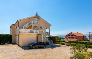 1 Bedroom Stunning Apartment In Rasopasno 