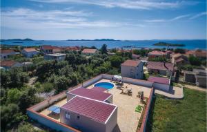 Gorgeous Home In Pakostane With Kitchen 