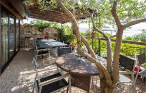 Apartment Komarna Cr