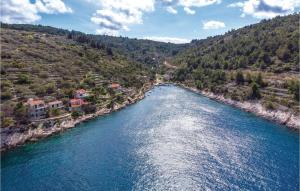 Two-Bedroom Holiday Home In Vela Luka