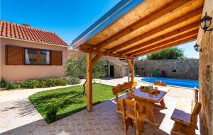 4 Bedroom Amazing Home In Benkovac