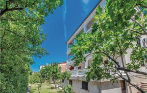 2 Bedroom Gorgeous Apartment In Novi Vinodolski 