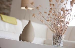Maisons de vacances Awesome Home In St Nazaire De Ladarez : photos des chambres