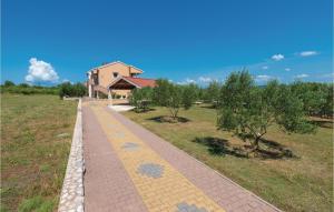 Awesome Home In Pasman With Wifi 