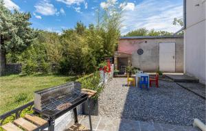 Nice Apartment In Smrika With Kitchen