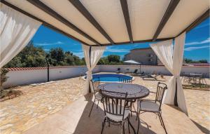 Gorgeous Home In Pakostane With Kitchen 