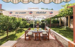2 Bedroom Amazing Home In Pula 