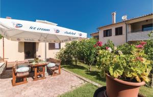 2 Bedroom Amazing Home In Pula 