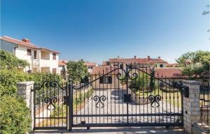 2 Bedroom Amazing Home In Pula