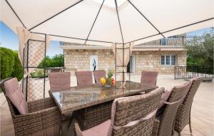 Lovely Home In Podbablje Gornje